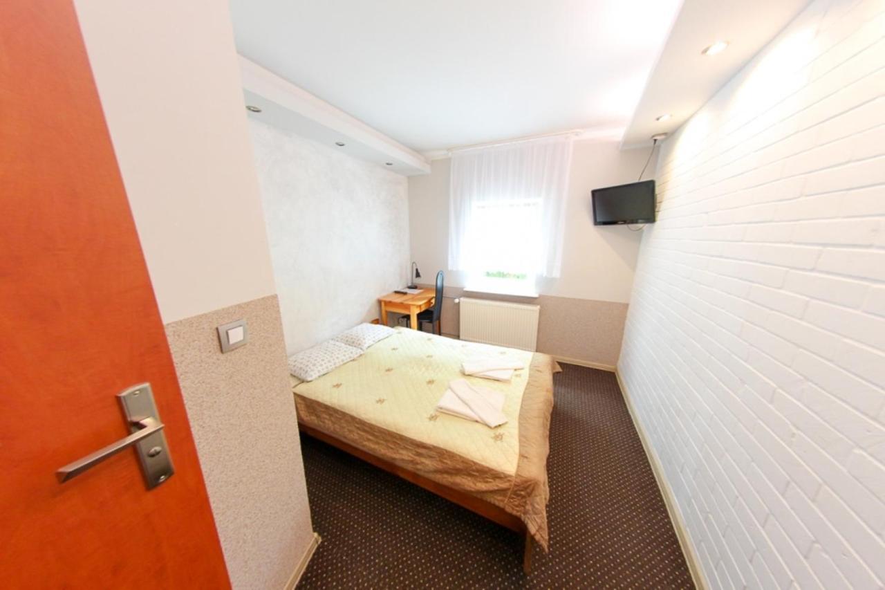 Pensjonat U Janiny Boleslawiec Boleslawiec  Extérieur photo